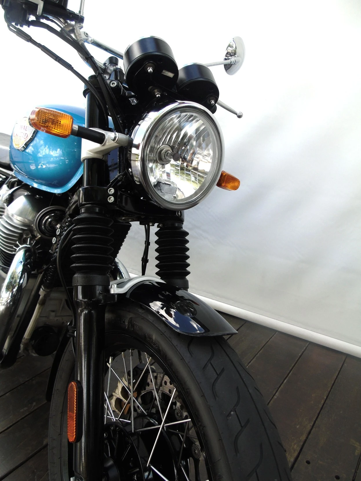 ROYAL ENFIELD INTERCEPTOR 