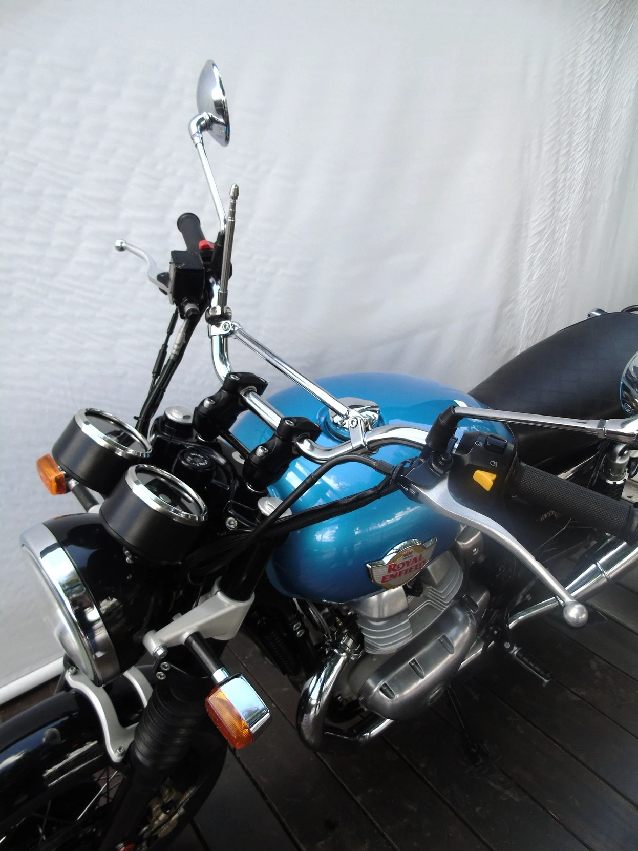 ROYAL ENFIELD INTERCEPTOR 