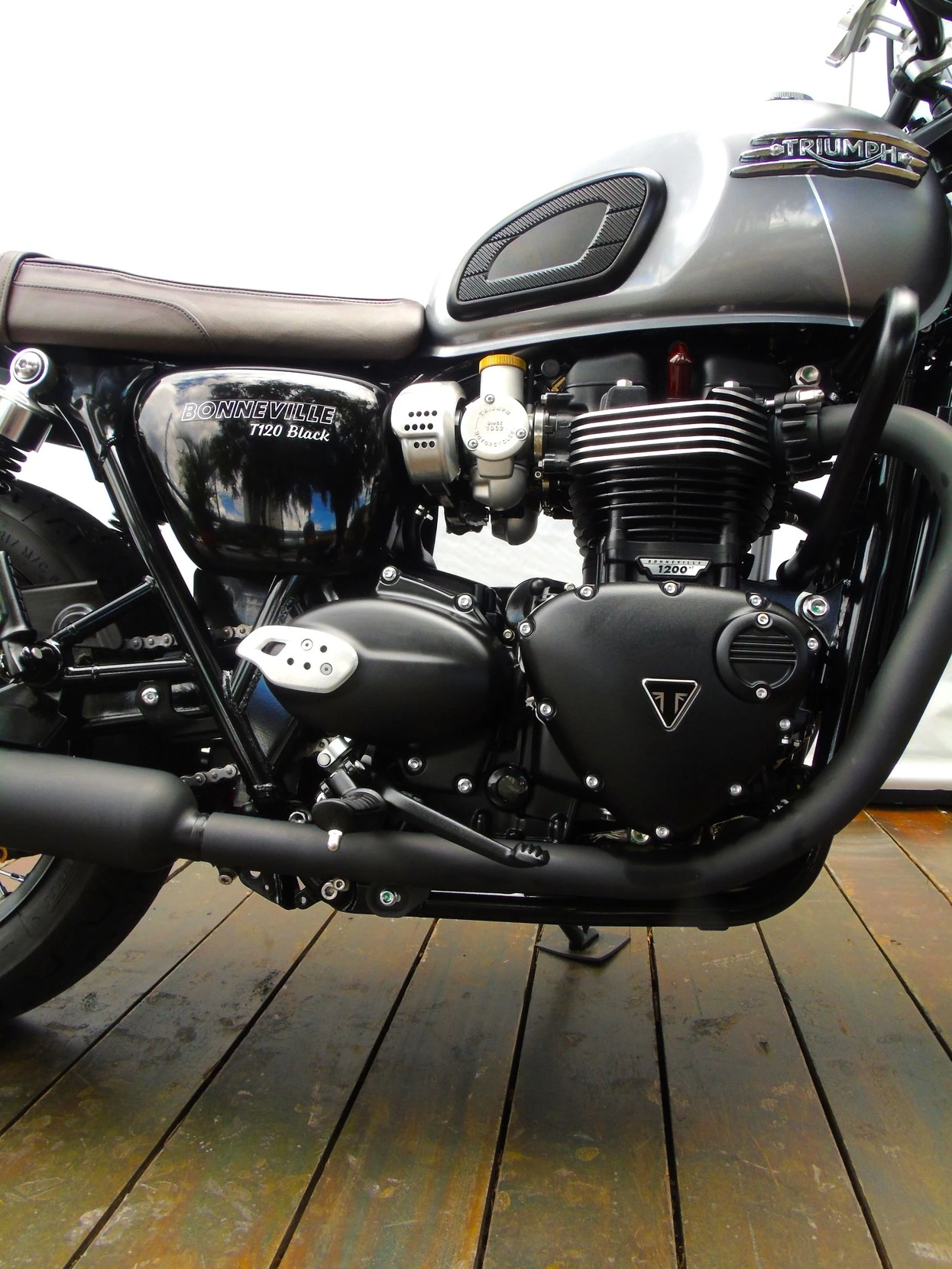 TRIUMPH BONNEVILLE T120 BLACK 1200