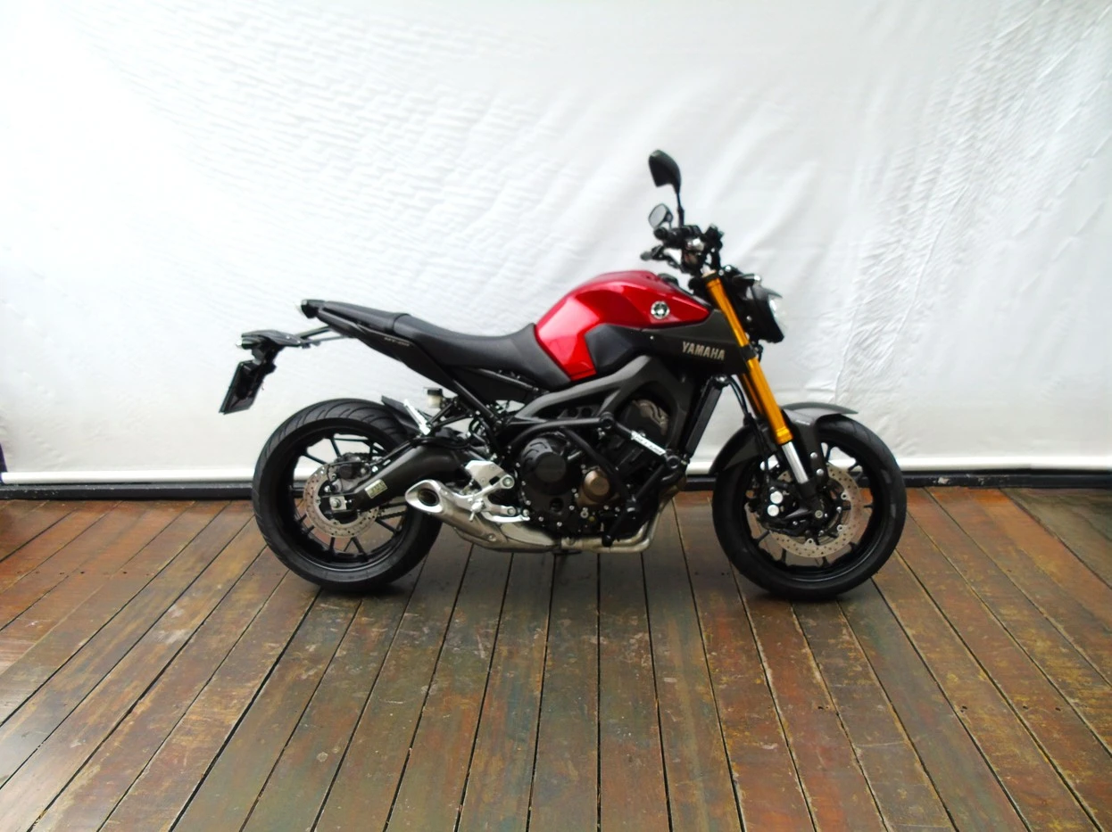 YAMAHA MT-09