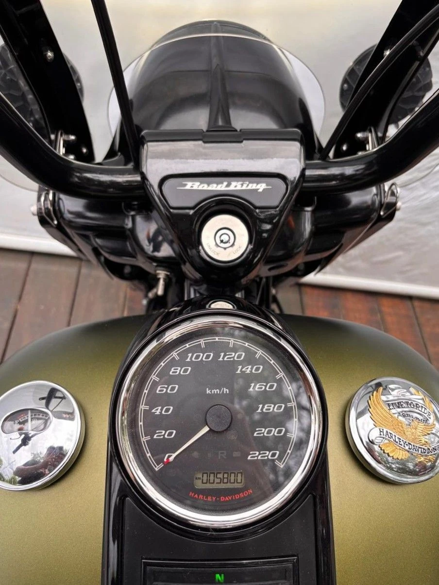 HARLEY-DAVIDSON ROAD KING SPECIAL