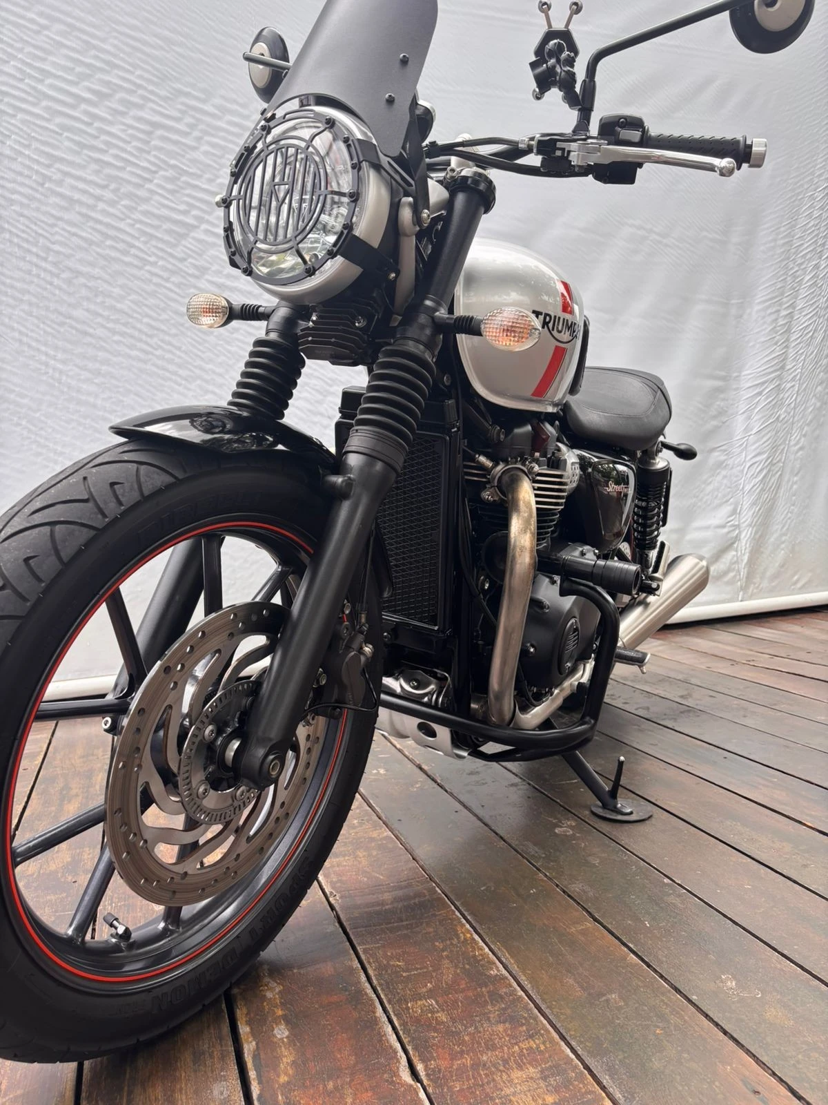 TRIUMPH STREET TWIN