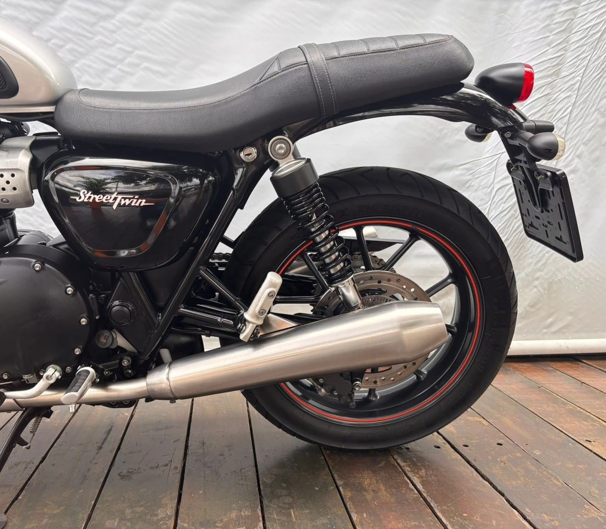TRIUMPH STREET TWIN