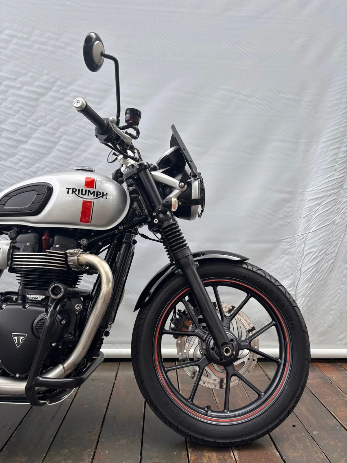 TRIUMPH STREET TWIN