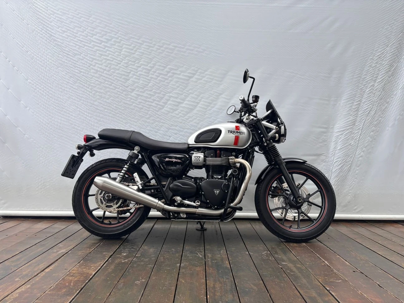 TRIUMPH STREET TWIN