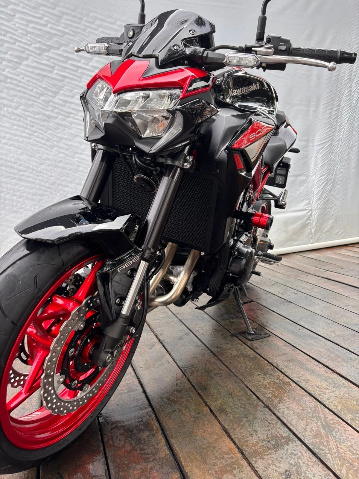KAWASAKI Z900