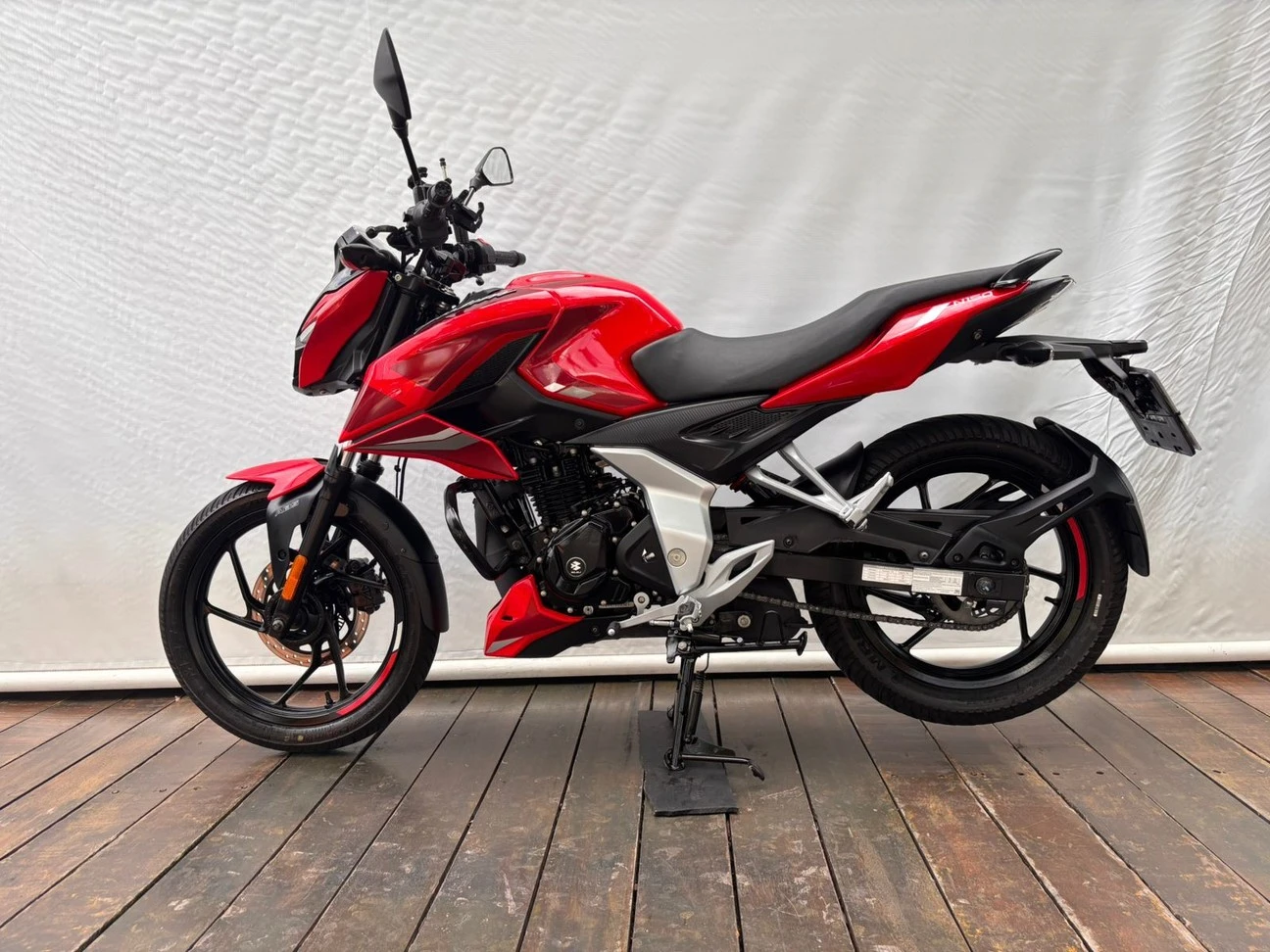 BAJAJ PULSAR N150