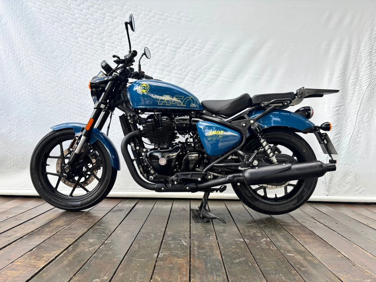 ROYAL ENFIELD SHOTGUN 650 STENCIL WHITE