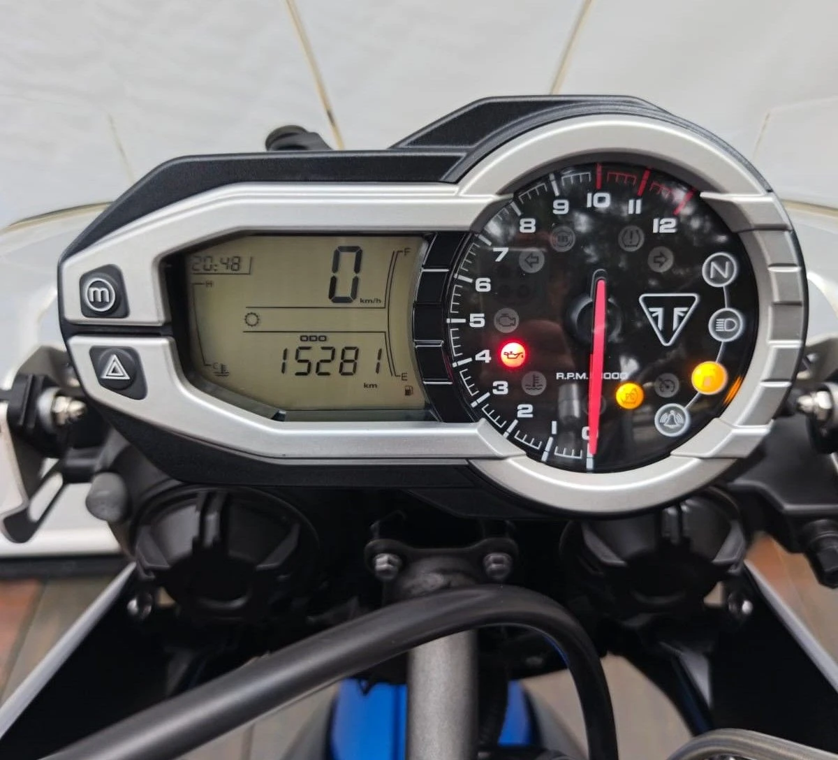 TRIUMPH TIGER 800 XRX