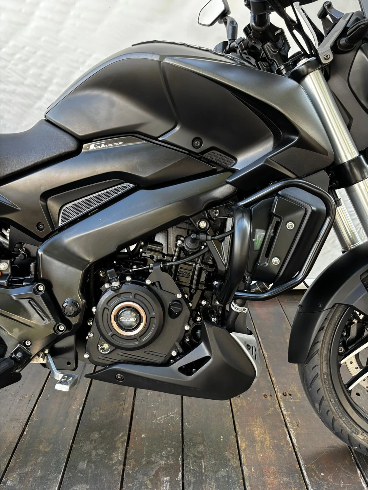 BAJAJ DOMINAR 400