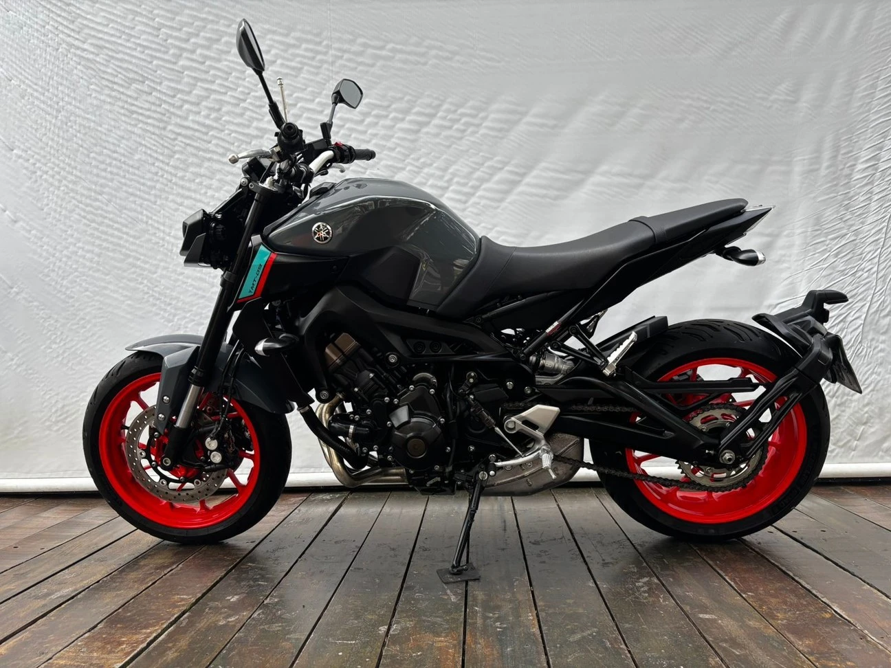 YAMAHA MT-09