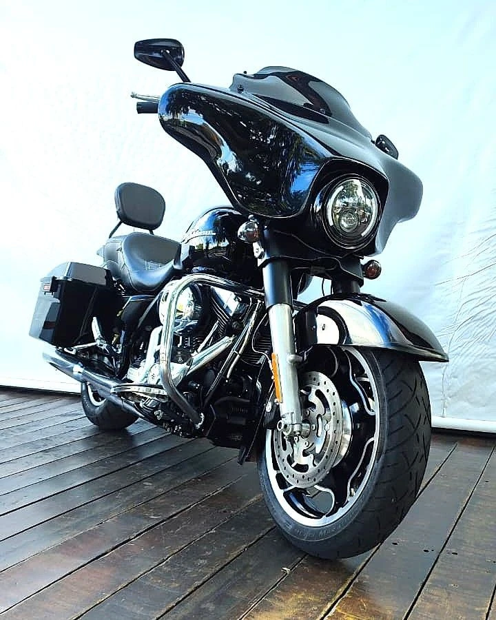 HARLEY-DAVIDSON STREET GLIDE