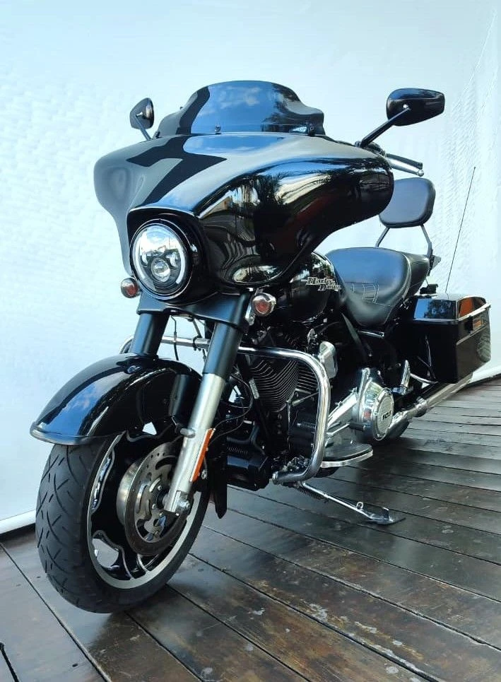 HARLEY-DAVIDSON STREET GLIDE