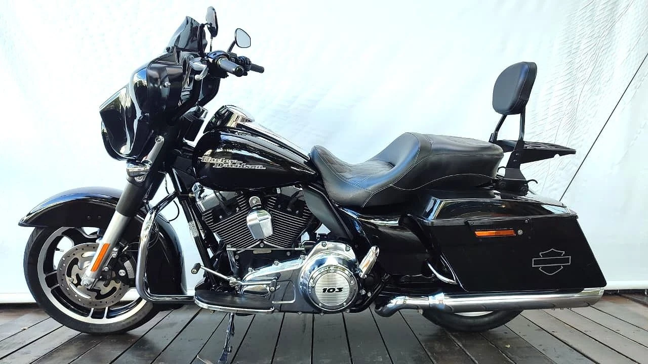 HARLEY-DAVIDSON STREET GLIDE