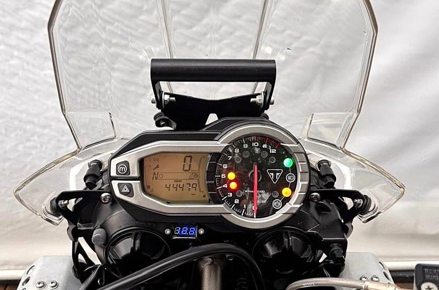 TRIUMPH TIGER 800 XCA