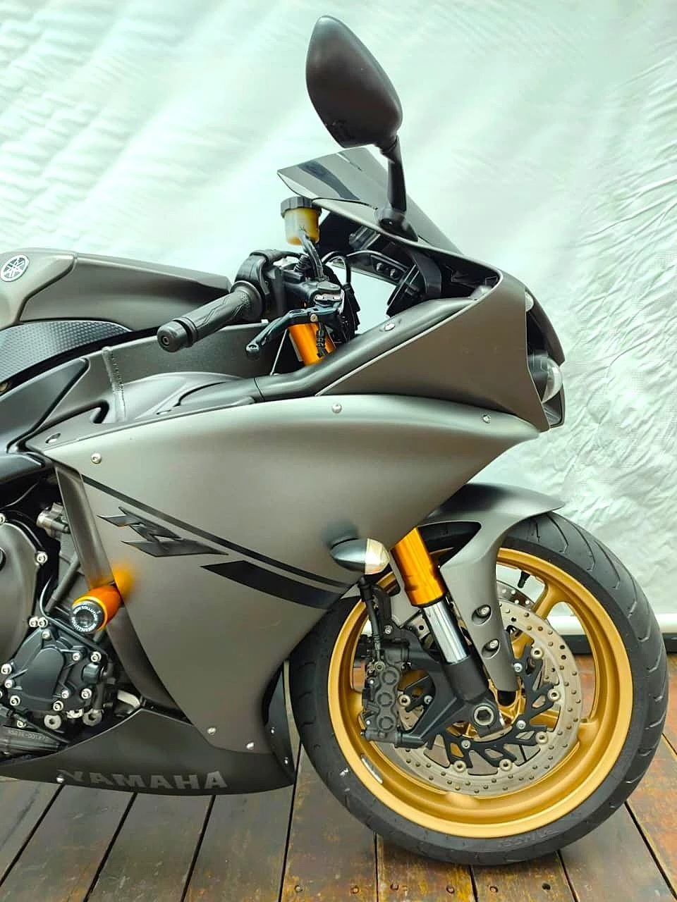 YAMAHA YZF R1