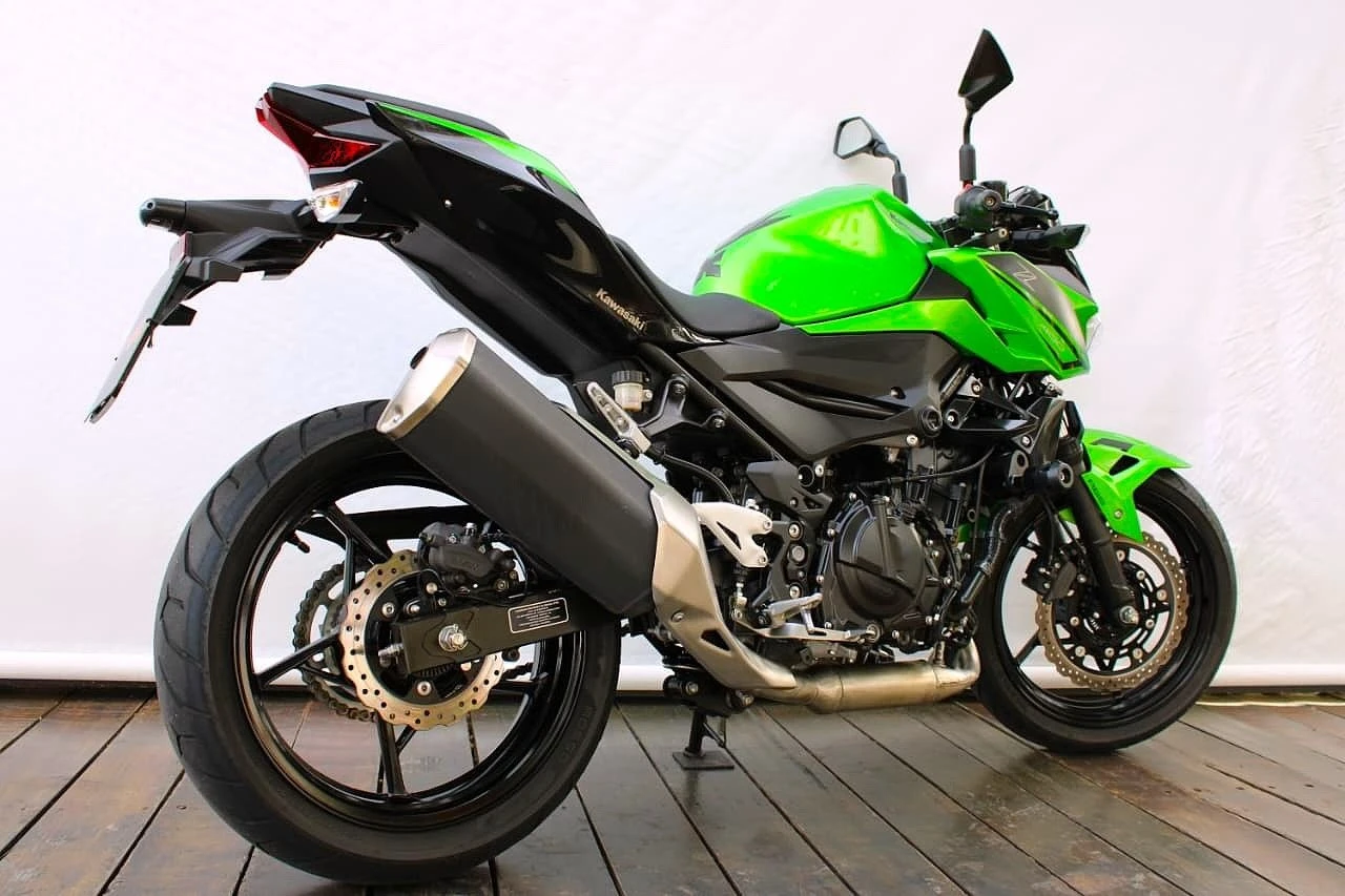 KAWASAKI Z400
