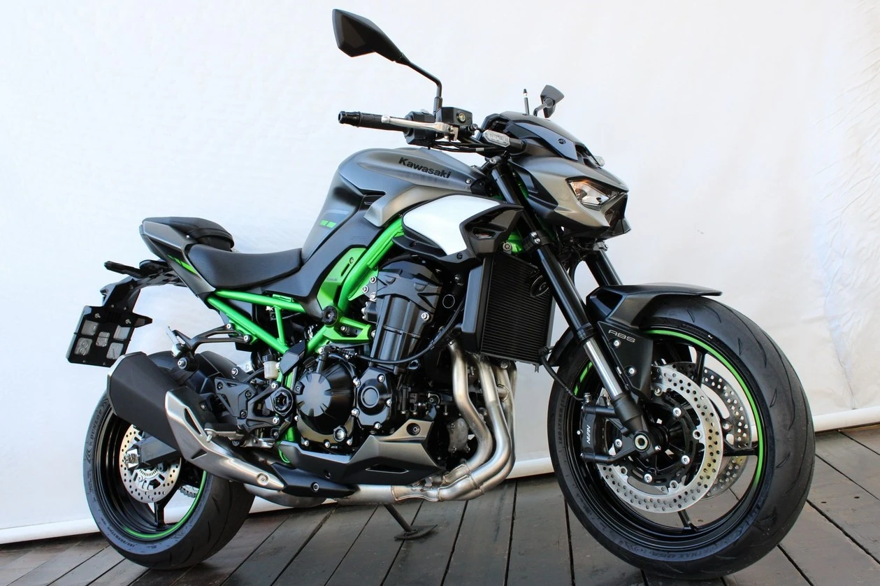KAWASAKI Z900