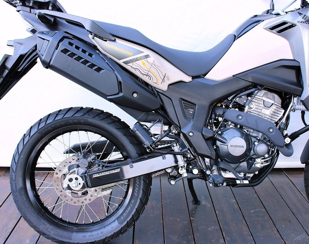 HONDA XRE 300 SAHARA ADVENTURE