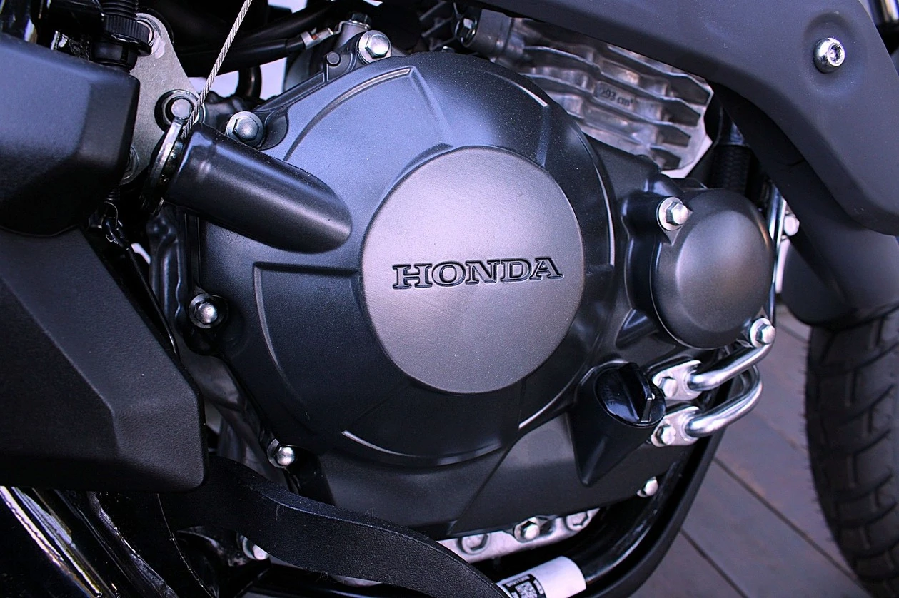 HONDA XRE 300 SAHARA ADVENTURE