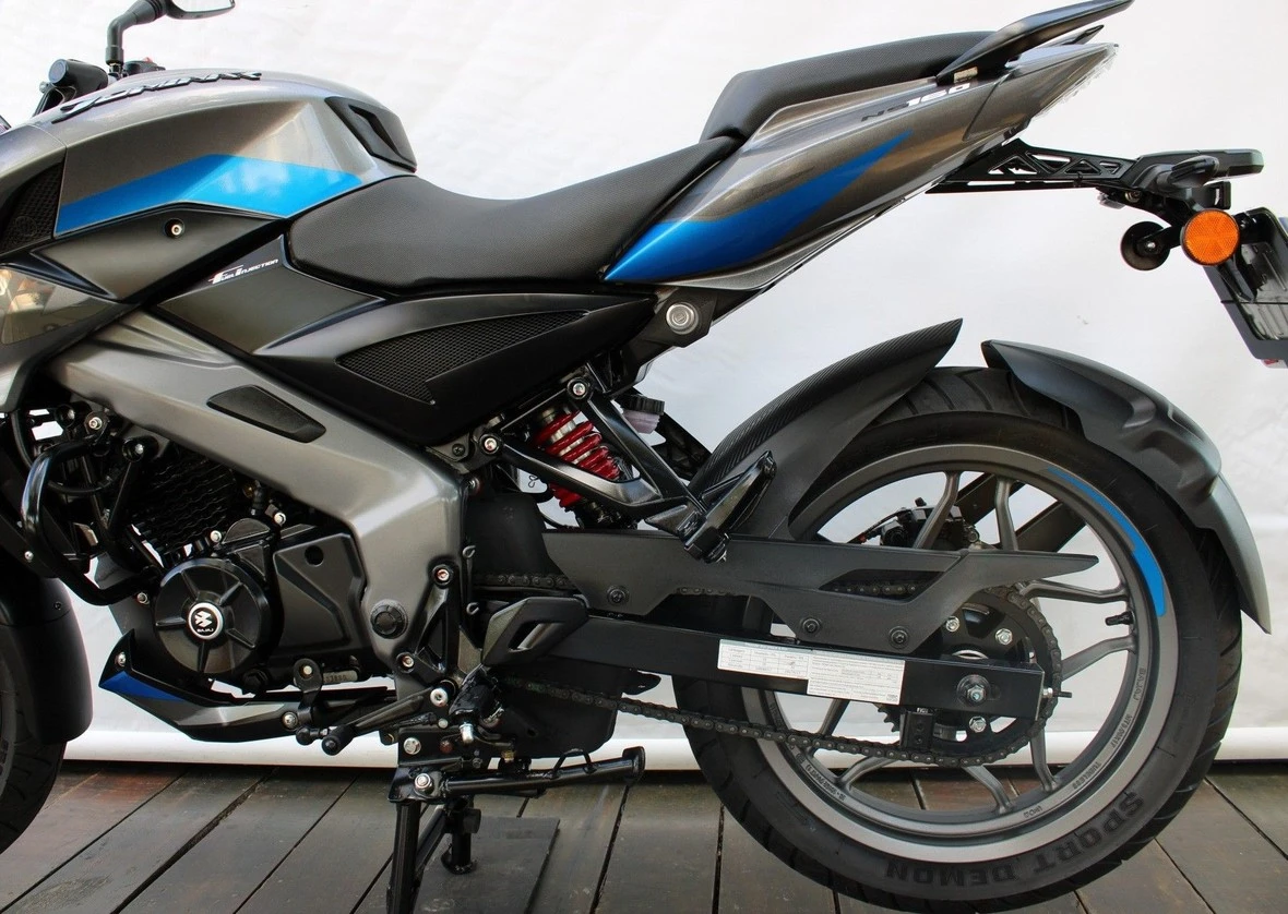 BAJAJ DOMINAR NS160