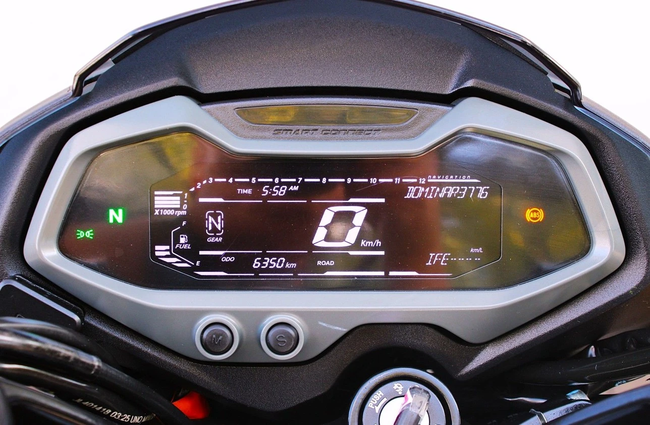 BAJAJ DOMINAR NS160