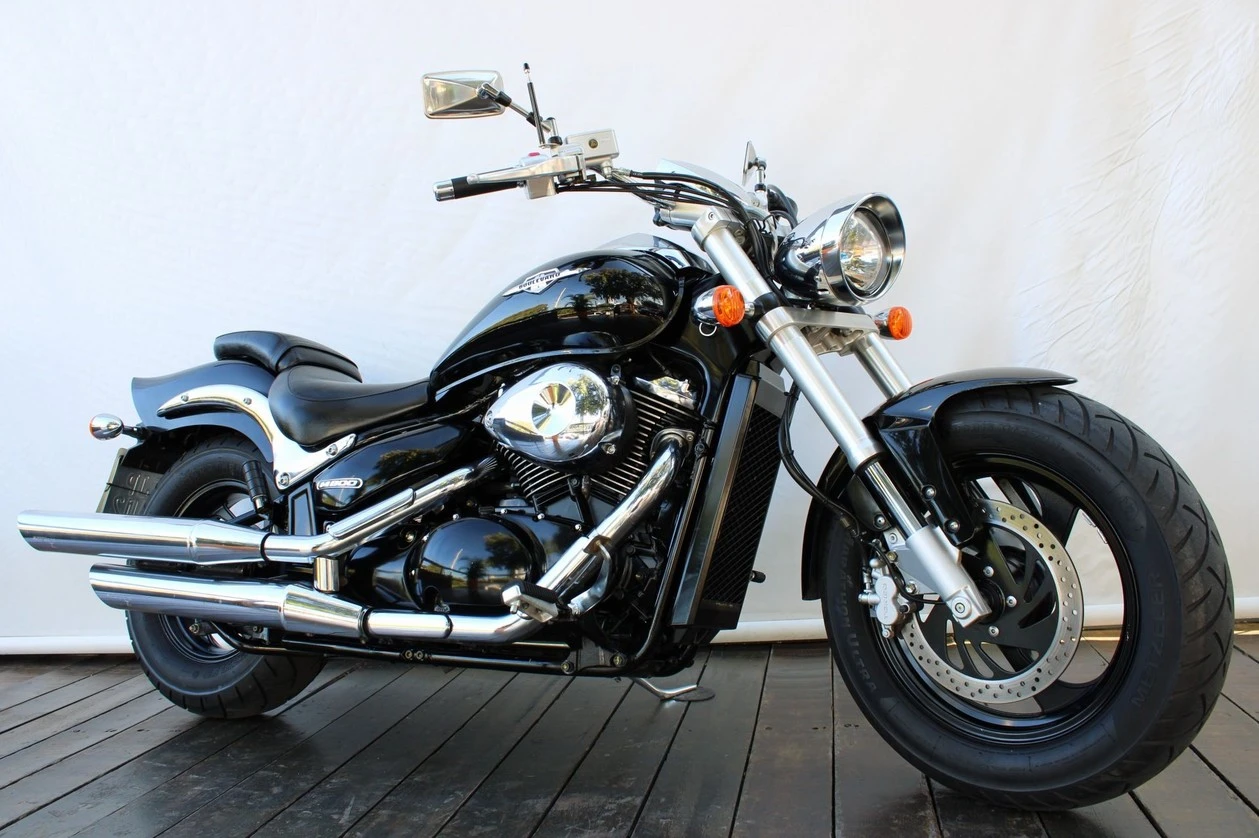 SUZUKI BOULEVARD M800