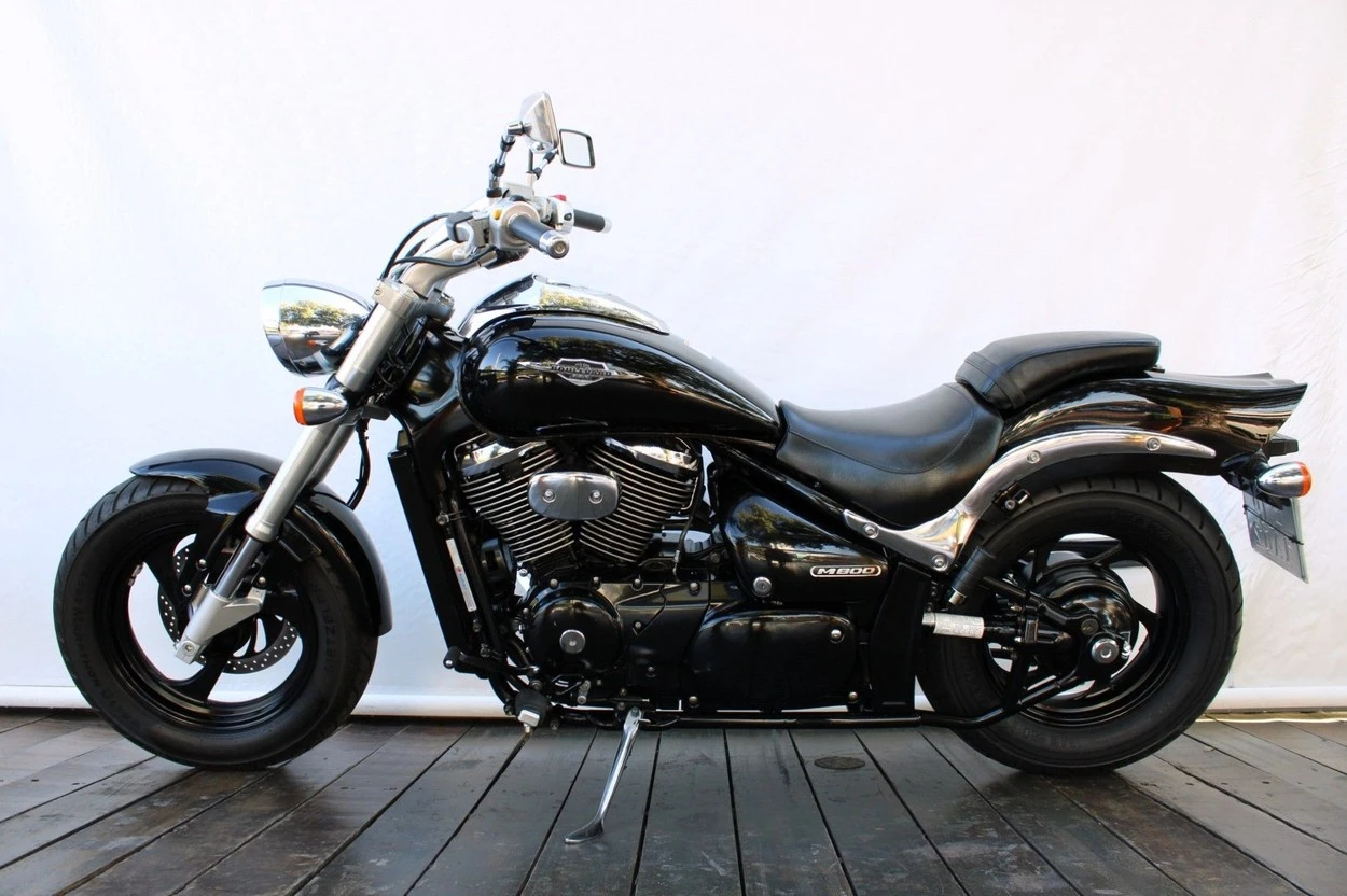 SUZUKI BOULEVARD M800