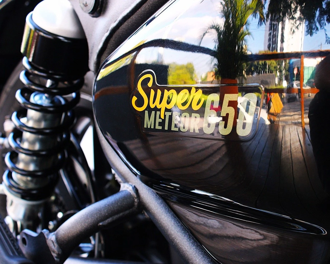 ROYAL ENFIELD METEOR 650 INTERSTELLAR