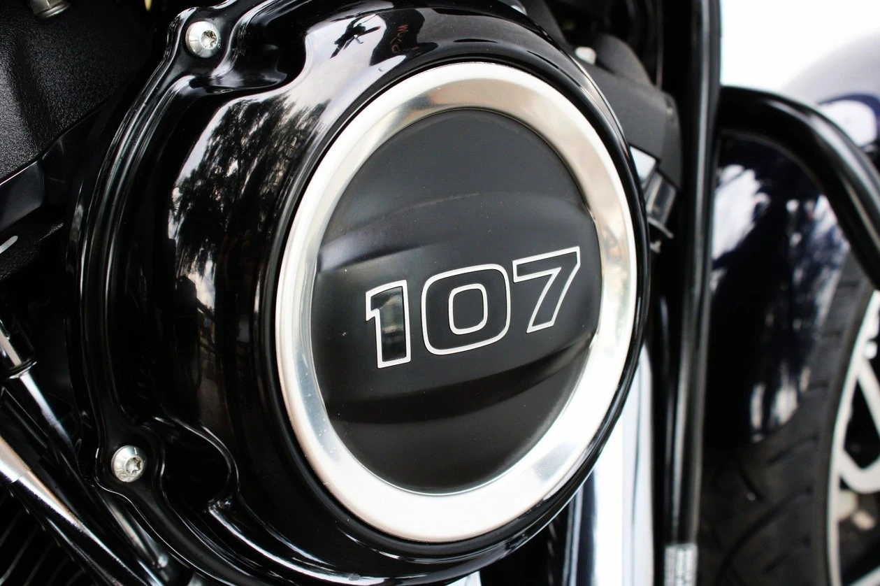 HARLEY-DAVIDSON SPORT GLIDE