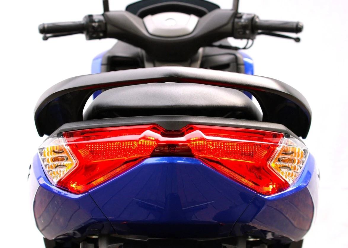 YAMAHA NMAX CONNECTED 160 ABS