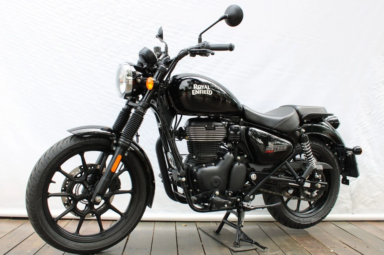 ROYAL ENFIELD METEOR 350 FIREBALL