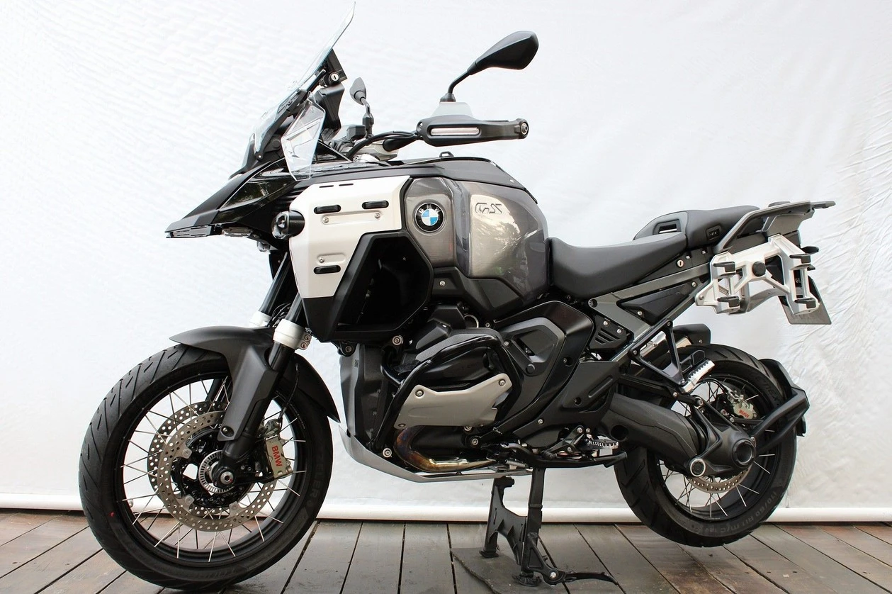 BMW R 1300 GS ADVENTURE TRIPLE BLACK
