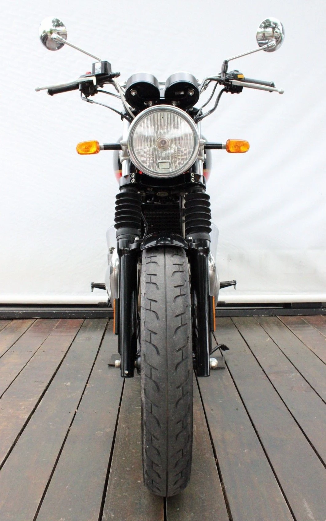 ROYAL ENFIELD INTERCEPTOR 