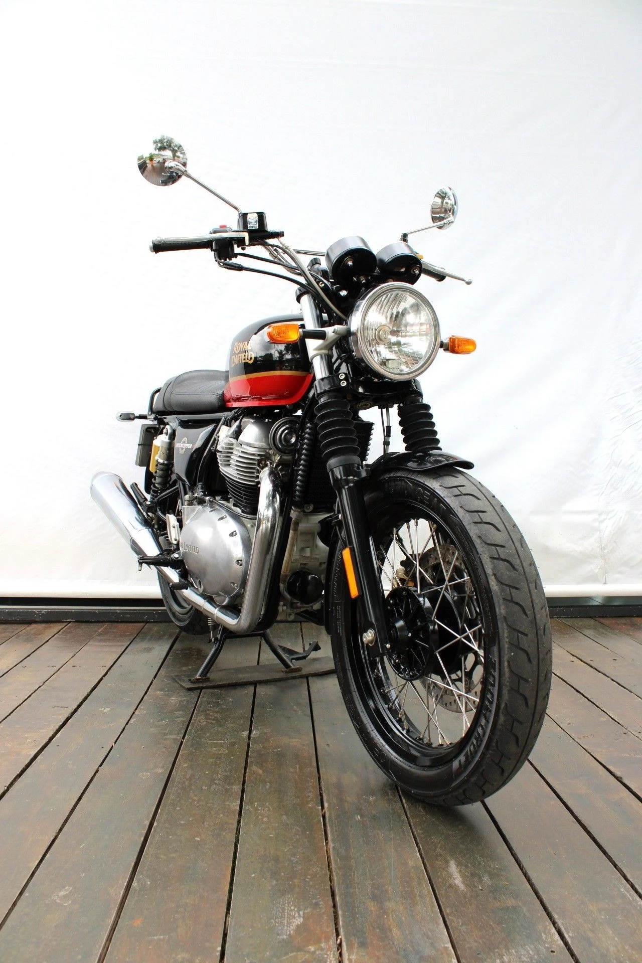 ROYAL ENFIELD INTERCEPTOR 