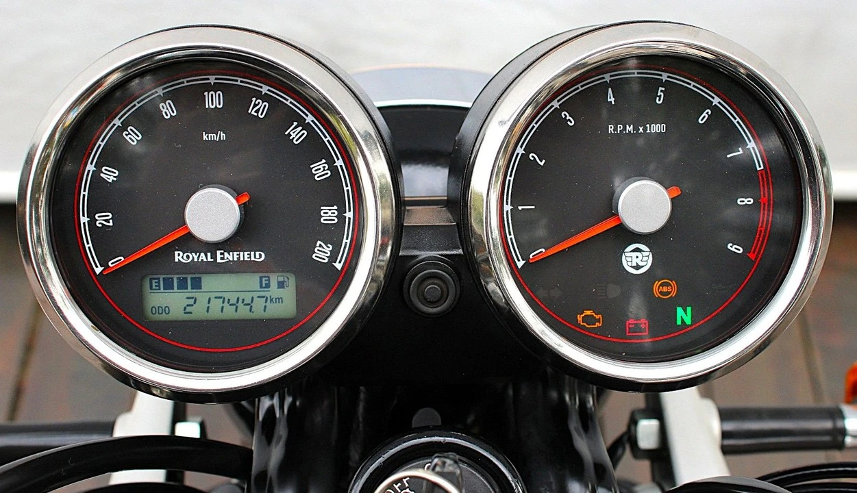 ROYAL ENFIELD INTERCEPTOR 