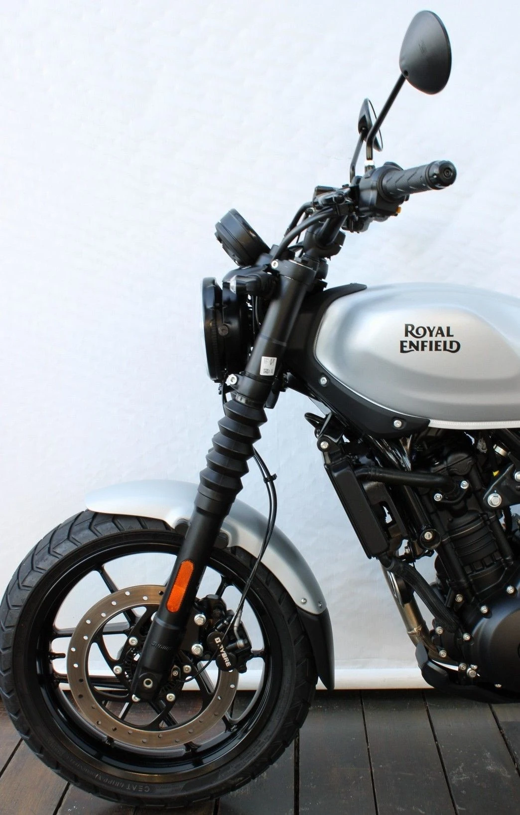 ROYAL ENFIELD GUERRILLA 450