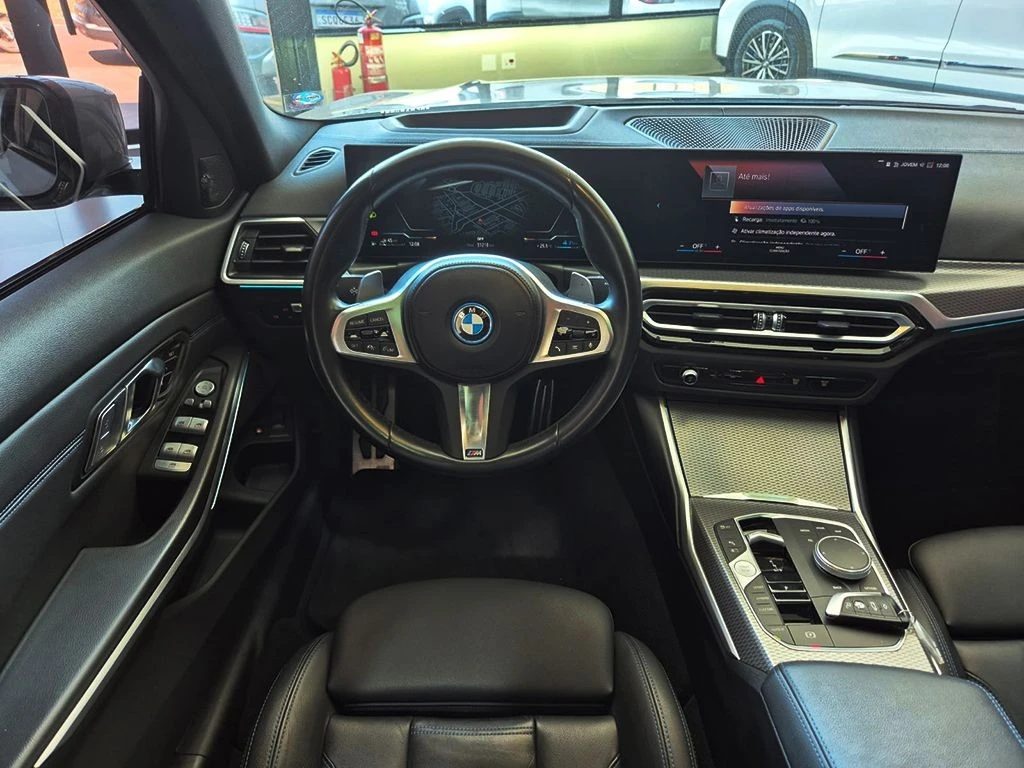 BMW 330e