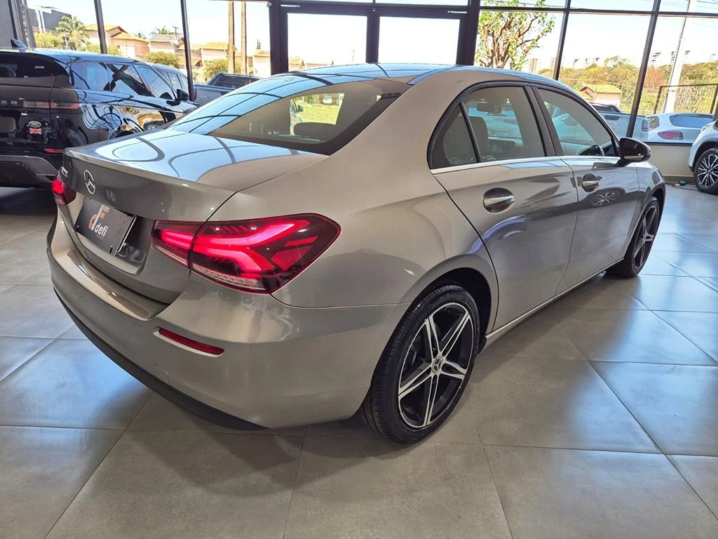 MERCEDES-BENZ A 200