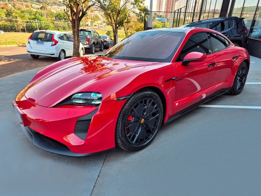 PORSCHE TAYCAN