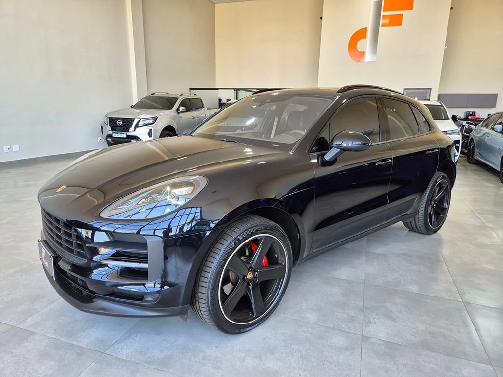 PORSCHE MACAN