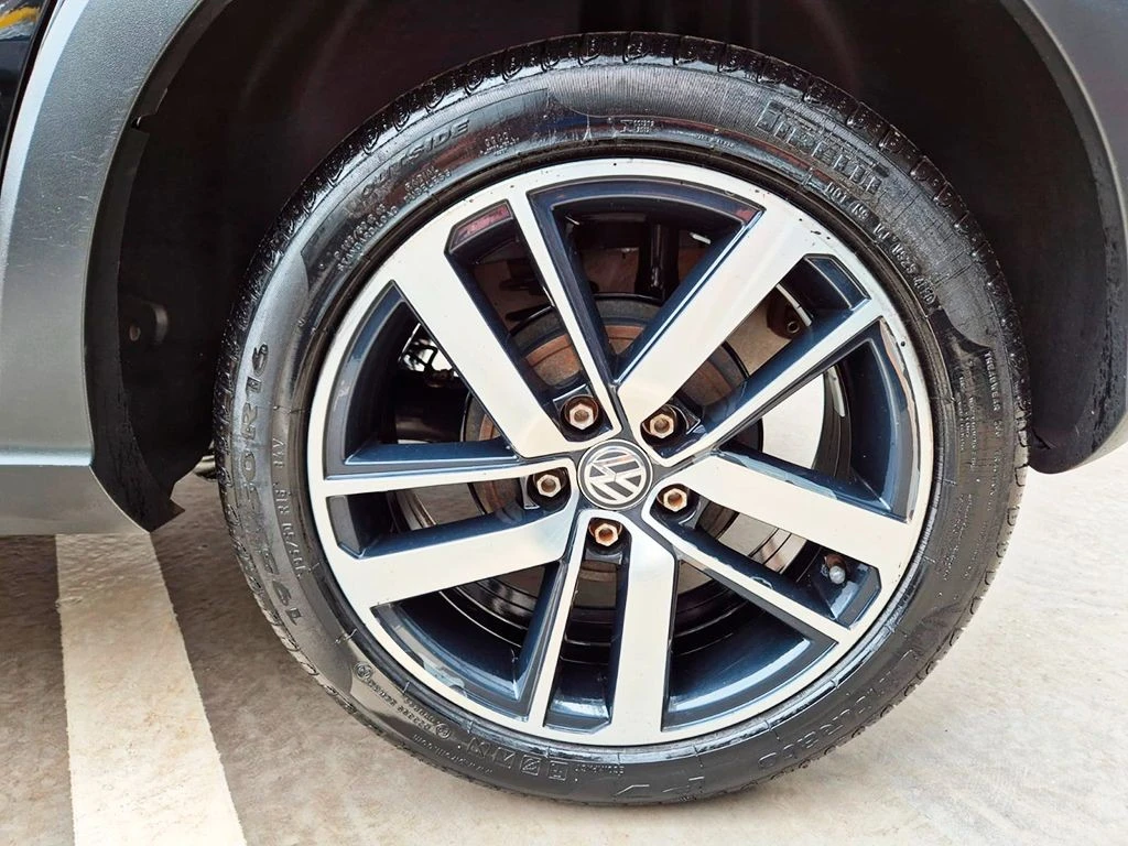 VOLKSWAGEN FOX
