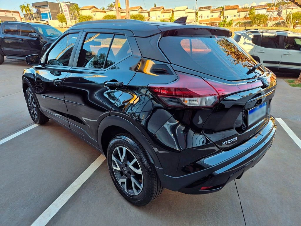 NISSAN KICKS