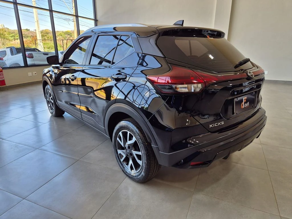 NISSAN KICKS