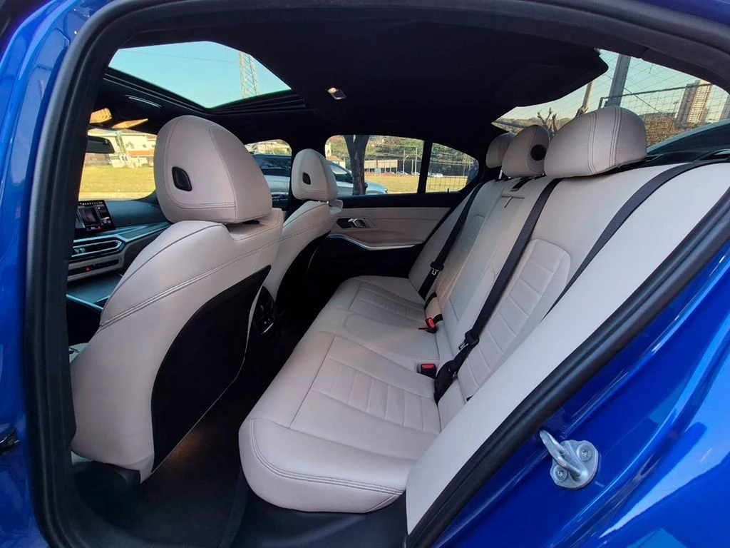 BMW 320I