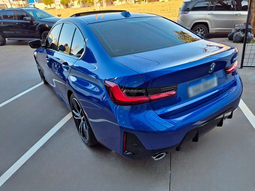 BMW 320I