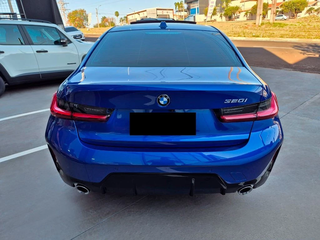 BMW 320I