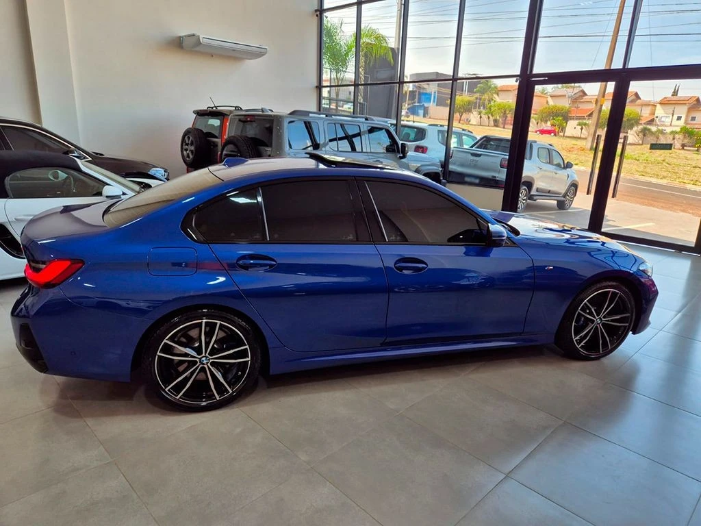 BMW 320I