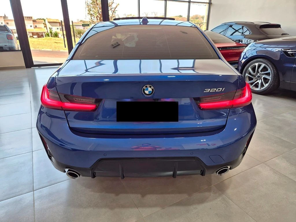BMW 320I