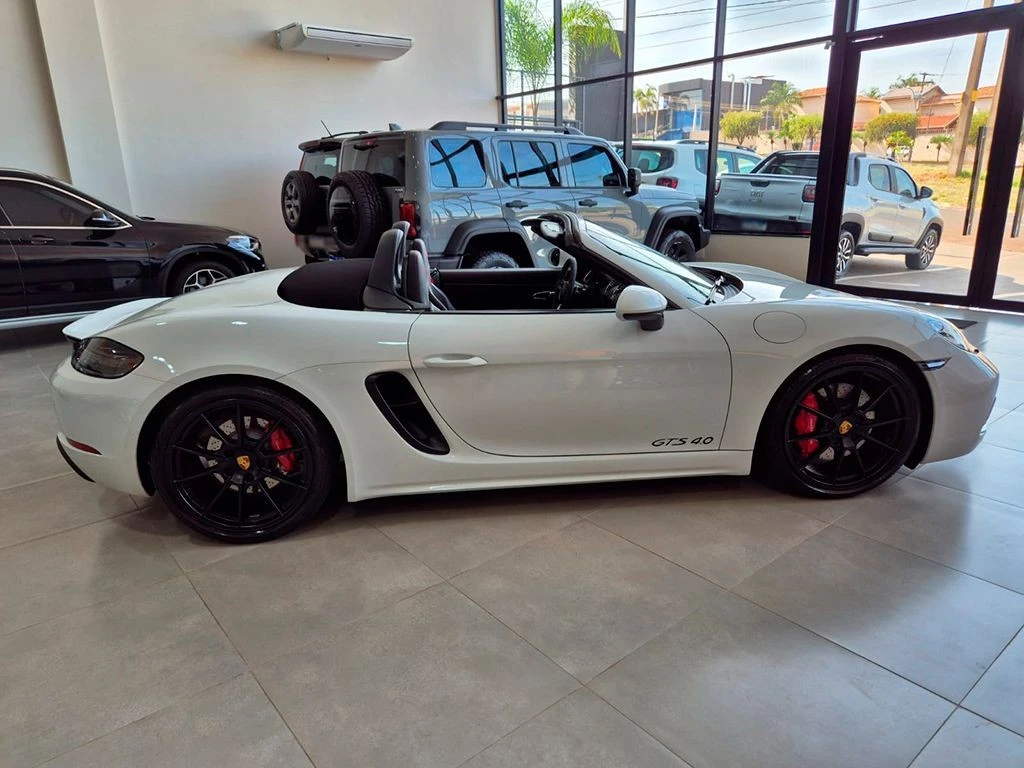 PORSCHE 718